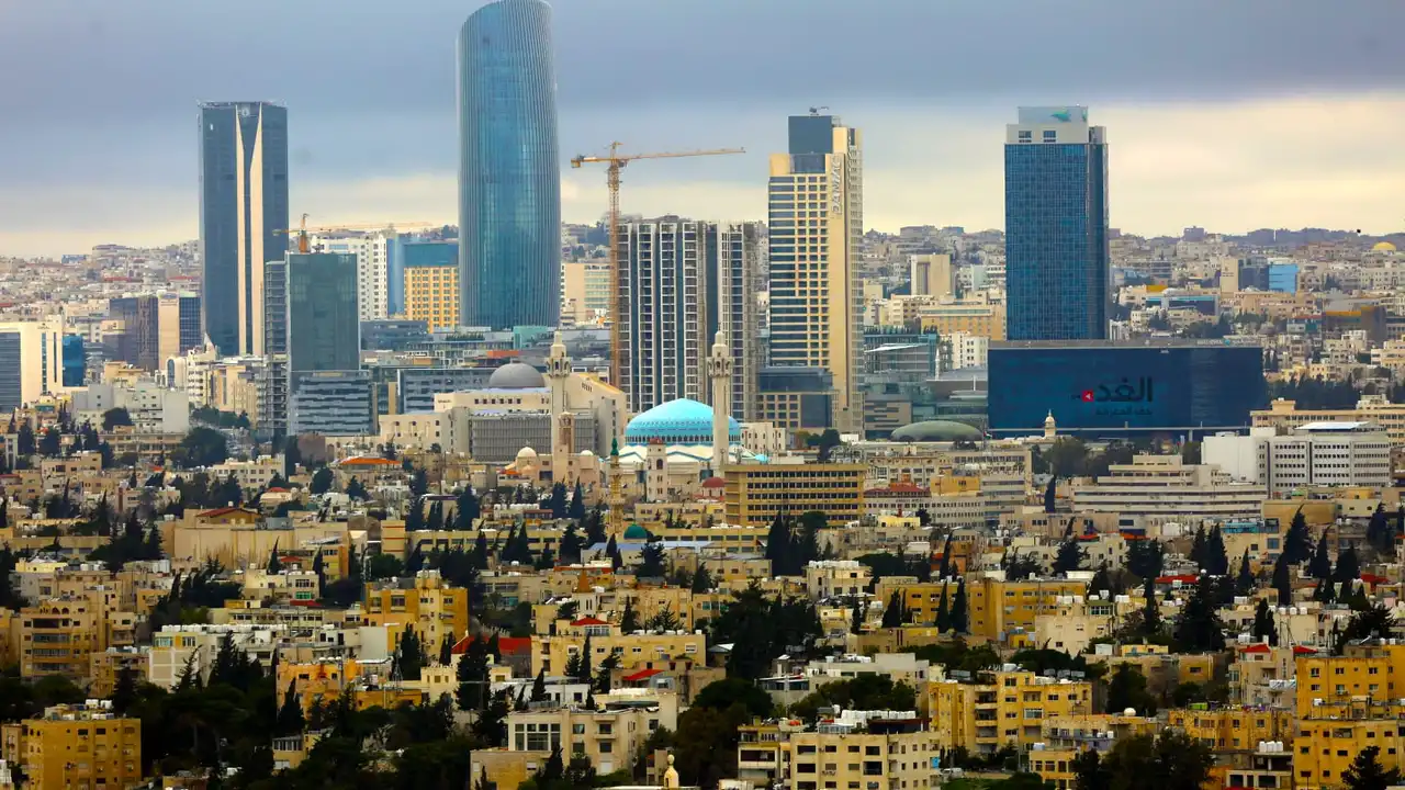 تراجع درجات الحرارة.. تفاصيل حالة الطقس المتوقعة بالأردن خلال الـ 72 ساعة القادمة